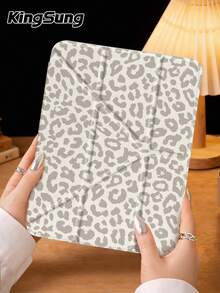 Kingsung 精美可爱的豹纹双面透明亚克力保护壳，防震，内置笔槽，自动唤醒/睡眠功能，兼容 iPad 11 英寸（2026 款，第七代、第八代、10.2 英寸及第十代），是理想的节日和新年礼物。 - 彩色 - 查看 3