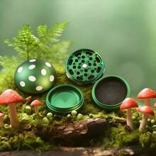 Cute Mushroom Spice Grinder, 4-Piece Herb Grinder With Magnetic Lid & Sharp Teeth, Aesthetic Grinder With Pollen Scraper & Sieve Filter, Unique Toadstool Design For Spices & Herbs, Red Or Emerald Spotted - 綠色的 - 查看 4