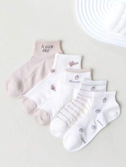 5双装女士可爱甜美透气草莓爱心图案短款隐形船袜，白色，适合春、夏及所有季节休闲穿着