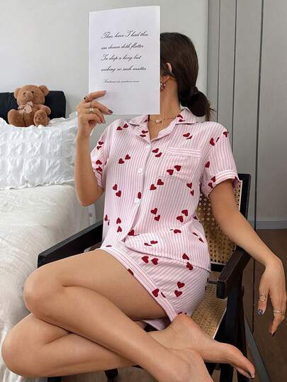 Dreamivo Bộ đồ ngủ nữ ngắn tay, nhăn nhẹ, kẻ sọc, in hình trái tim - Áo tay ngắn cổ cài nút và quần, chất liệu mềm mại, có thể giặt máy, có thể mặc ngoài, thích hợp cho mùa hè.