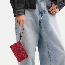 Coach Cartera de mujer con cremallera y muñequera, 16 ranuras para tarjetas, cartera de teléfono de cuero con correa para la muñeca - Rojo - Ver 2