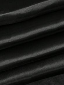 1件纯色缎面桌布，约会必备！奶油色桌布，ins风，纯色柔软优雅，适合客厅茶几，灰色、黑色、香槟色、白色可选。 - 黑色 - 查看 3