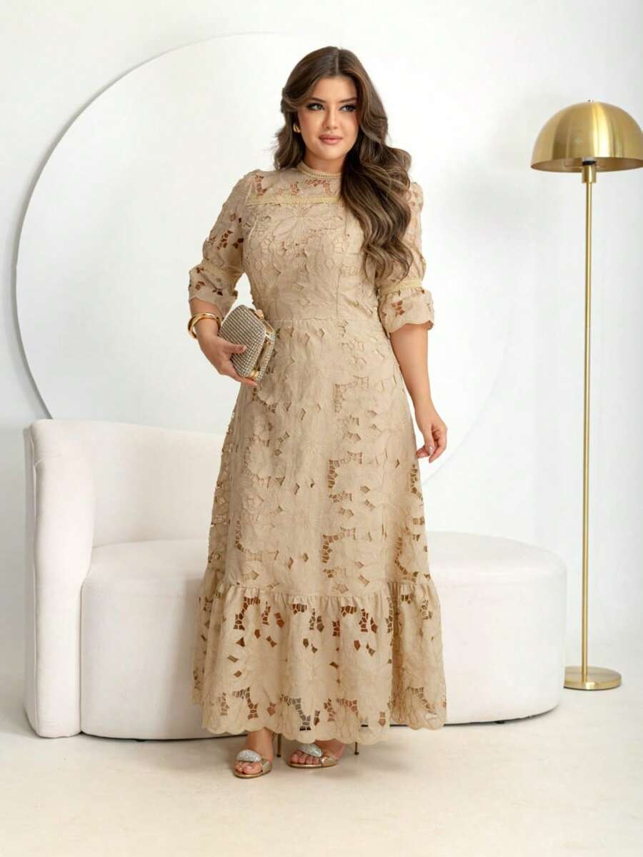 Livia Dress | Evangelical Dress | Long | Lace | Elegant Dress | Evangelical Fashion 2025 | Romantic Dress | Elegant Lace Dress | Ruffled Hem | Vacation | Half Sleeve | Casual Chic Look. - 米色 - 查看 1