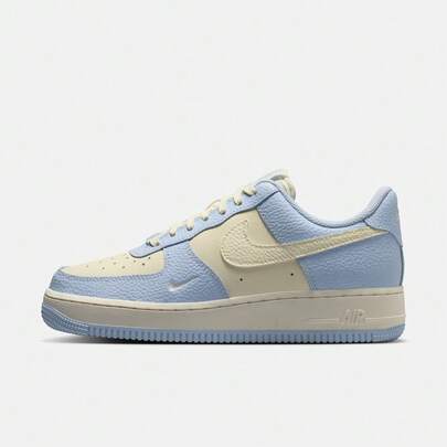 Nike 女款 W Air Force 1 '07 休闲运动鞋，低帮 IV3222-400