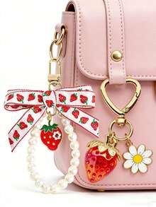 1/2/4 piezas Llavero con colgante decorativo en forma de fresa con perla y lazo de margarita, adecuado para billetera, llaves de coche - Llavero con lazo de fresa - Ver 7