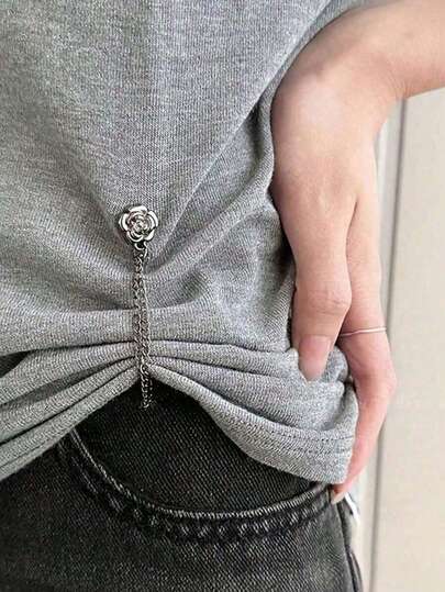 4 kẹp ống quần từ tính điều chỉnh được hình hoa trà - Hợp kim. Kẹp ống quần và tay áo từ tính điều chỉnh được - Kẹp rút ngắn ống quần hình hoa hồng, thiết kế kẹp ẩn giúp tránh kéo lê quần, chống thấm nước, nhỏ gọn, bền, phù hợp với quần jean và quần thường ngày, hợp kim bền, kẹp ống quần có thể tháo rời, thích hợp cho quần và áo phông, kẹp ống quần từ tính có thể rút ngắn chiều dài quần mà không cần may, kẹp từ tính mạnh.