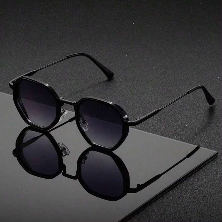 1pc Unisex Retro Steampunk Square Glasses, Lightweight And Durable, Suitable For Various Occasions - Black Frame - View 1
