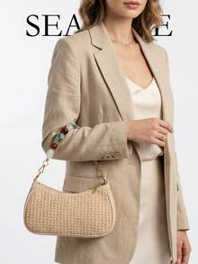一款时尚的米色草编新月形手提包，饰有串珠细节，充满海滩风情；女士单肩包，非常适合海滩度假和其他休闲装扮。 - 米色 - 查看 2