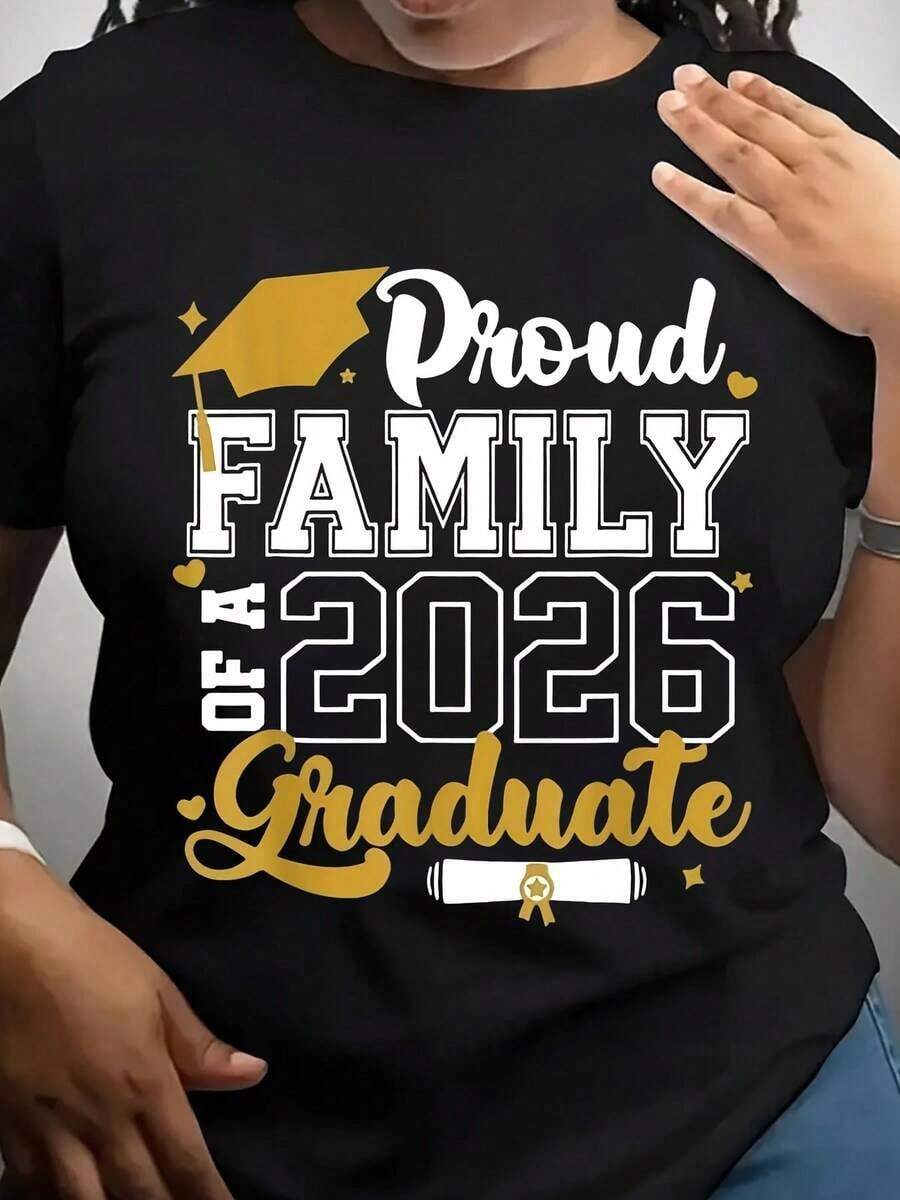 Proud Family Of A 2026 Graduate Graduation Shirt For Parents And Relatives Celebration Gift For Graduation Day, It Is A Perfect T-Shirt To Give To Friends And Family On Any Holiday Or Festive Occasion, 220g 9ONA - màu đen - Xem 1