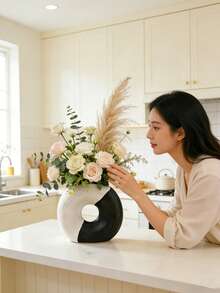 1 chiếc bình hoa nhựa trừu tượng hiện đại, bình hoa rỗng độc đáo với điểm nhấn vàng, trang trí nhà theo phong cách Bắc Âu tối giản cho phòng khách, lối vào, bàn ăn, chậu hoa sang trọng thẩm mỹ dùng để cắm cỏ lau, hoa hồng, món quà tân gia hoàn hảo cho người yêu thích trang trí nhà cửa. - 1PC - Xem 3