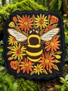1pc Embroidered Bee In Flower Patch, Natural Bee Pollinating Pattern, Iron-On/Sew-On, Suitable For Hats, Bags, Backpacks, Jackets, Uniforms, Lovely DIY Gift For Animal & Insect Enthusiasts, Advocates - Bee - View 4