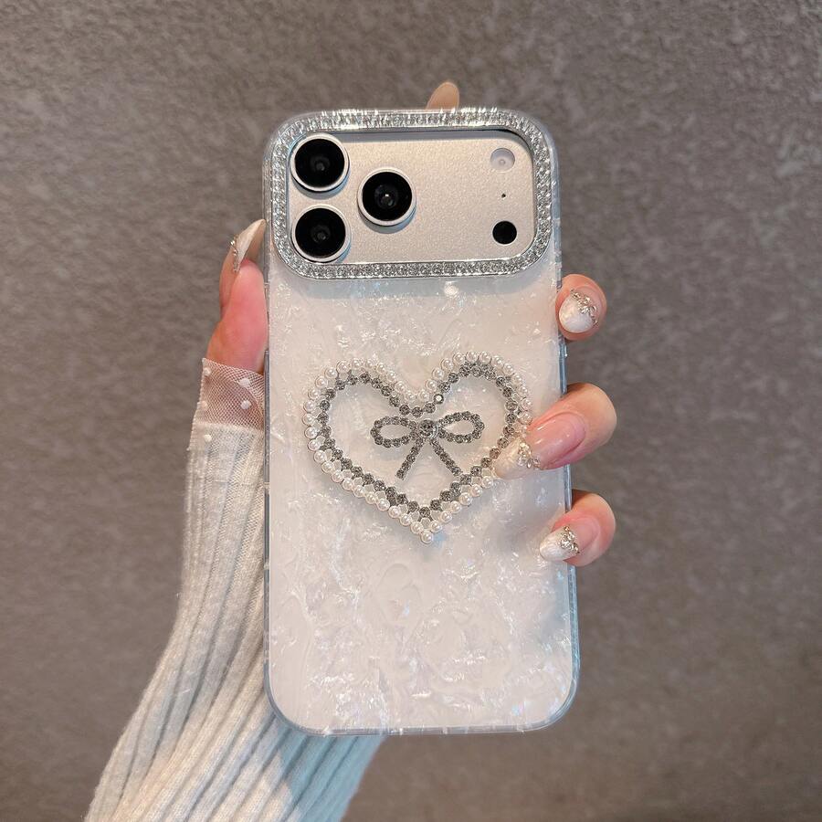 Fashionable Minimalist New Rhinestone-Decorated White Phone Case, Luxury Studded Crystal Design, Instagrammable High-End Niche Goddess Style Full-Body Shockproof Hard Shell, Precise Cutouts Fit The Phone Body, Raised Camera Protection, Ultra-Thin Naked Feel, Wear-Resistant Anti-Scratch Anti-Slip, Easy To Clean And Won't Turn Yellow, Simple Creative Women's Style, Versatile Elegant Vibe, Compatible With Iphone 17 Pro Max/17 Pro/17/16 Pro Max/16/16 Pro/16 Plus/15/15 Pro Max