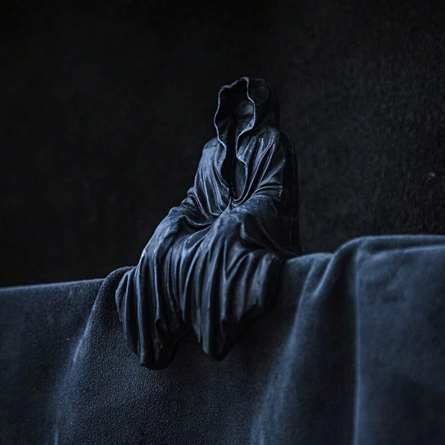 1pc Gothic Grim Reaper Statue - Multipurpose Indoor/Outdoor Home And Garden Decor, Gothic Bookshelf Display, Non-Electric Plastic Sculpture, Gothic Home Decor - Multicolor - View 1