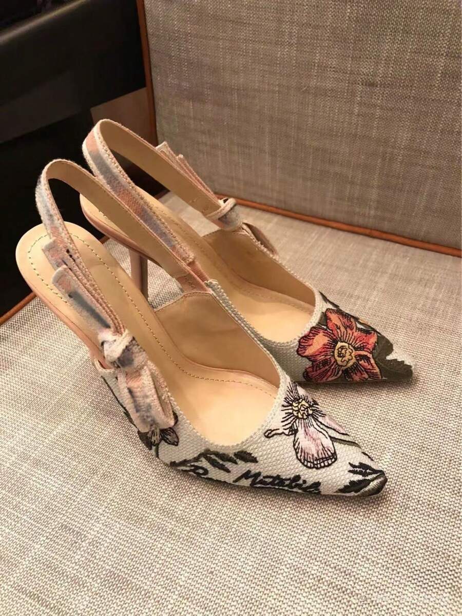 Pointed, Toe-Covered Sandals With Cat Heel – Open Back, Casual And Universally Combinable - Embroidered Pink (9CM) - View 1
