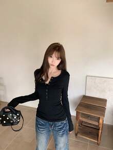 Kaos Dalaman Lengan Panjang Bergaris Baru untuk Wanita, Atasan Desain Pas Badan, Warna Hitam, Cocok untuk Musim Semi - Hitam - View 4