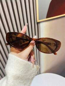 1副女士新款ins风高端方形镜框时尚眼镜，适合各种场合佩戴，如日常出行、海滩、派对等。 - 彩色 - 查看 2