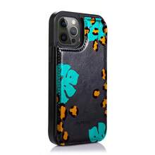 Una funda para iPhone 16 pro max con estampado Leopardo hojas tropicales turquesa, con diseño de múltiples ranuras y función de cartera, y cierre magnético de gran potencia | Acabado artesanal con textura de cuero, diseño unisex, ideal para el uso diario y como regalo - Negro - Ver 4