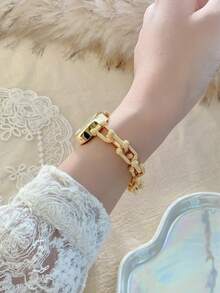 1 buah Gelang Persegi Emas untuk Wanita, Jam Tangan Quartz, Indah, Ringkas dan Modis, Cocok untuk Pemakaian Sehari-hari, Hadiah Ulang Tahun/Wisuda, Kasual - Emas - View 5