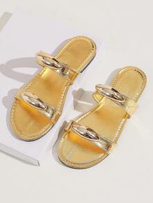 Sandalias planas de ajuste ancho para mujer, sandalias casuales con caja de dedos ancha, chanclas planas de playa con hebilla de metal, sandalias de moda doradas, zapatos de mujer talla grande, sandalias planas con decoración dorada de punta redonda, sandalias planas casuales ligeras para verano, diapositivas con doble correa dorada - Dorado - Ver 4