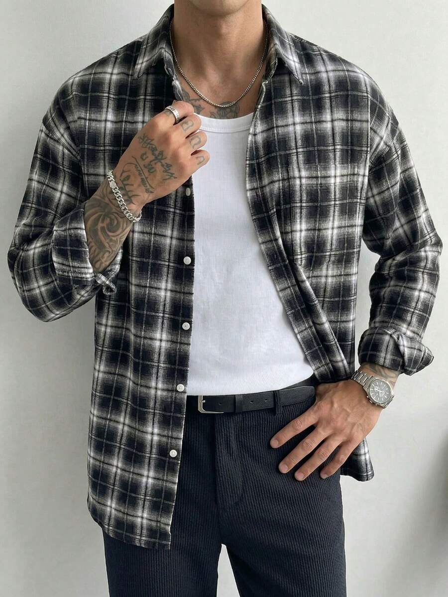 Men's Black & White Plaid Jacquard Sweater, Beautiful Plaid Pattern Long Sleeve Knit Pullover, Modern Loose Fit Casual Street Style Sweatshirt, Autumn - Black and White - View 1