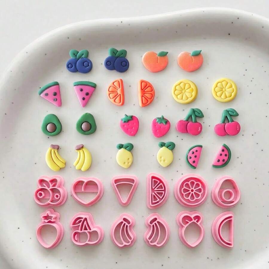 1/2/12件套可爱水果造型软陶切割器套装，包含蓝莓、桃子、西瓜、橙子、牛油果、草莓、樱桃、香蕉、柠檬等形状，可用于制作耳环，DIY波西米亚风夏季水果耳环饰品，是送给水果爱好者的完美礼物，也是田园风手工材料的理想之选。 - 粉色 - 查看 1
