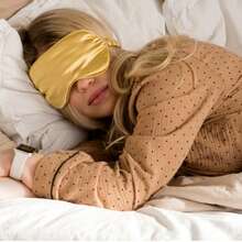 1 pieza Antifaz para dormir de seda doble cara, antifaz para oscurecer los ojos para tomar siestas en la oficina, la escuela, los viajes, un gran regalo para la familia, los colegas y los amigos - Púrpura malva - Ver 2