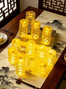 仿水晶玻璃塑料电子蜡烛灯，3D钻石切割工艺，半透明水晶质感，内置LED逼真火焰，无焰无烟，安全可靠，暖柔灯光营造温馨浪漫氛围，适用于室内客厅、餐桌、卧室床头柜、餐厅、烛光晚餐、家居装饰、派对装饰 - 菱形小氛圍燈 - 查看 5