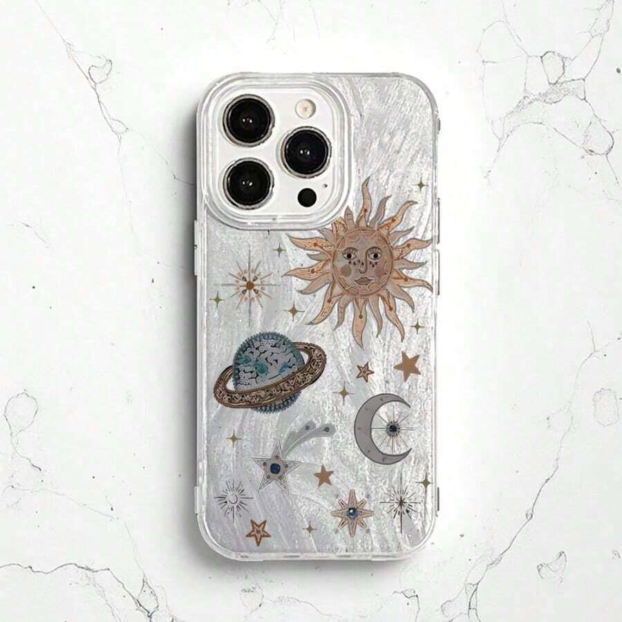 Estilo retro distintivo - Funda para teléfono con diseño artístico de temática espacial (Sol, Luna y Estrellas). Ofrece protección de cobertura total resistente a caídas mediante tecnología IMD avanzada, realzada por una textura de plumas con degradado plateado y un acabado iridiscente grabado a láser. Compatible con iPhone 17/17 Pro Max/16 Pro Max/15 Pro/14 Pro/13 Pro/12 Pro/12/11.