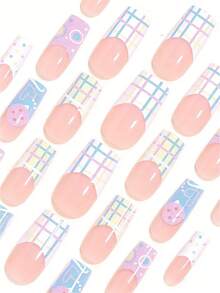 Bộ 24 miếng dán móng tay acrylic hình vuông cỡ trung bình, với các họa tiết phối màu pastel, kẻ caro, nút hồng, trái tim và hình tròn phong cách Y2K, chấm bi nhiều màu sắc. Sản phẩm kèm băng dính và dũa móng mini, phù hợp cho cả nữ và bé gái, giúp tô điểm thêm vẻ quyến rũ phong cách Y2K cho bộ móng của bạn. - Nhiều màu - Xem 4