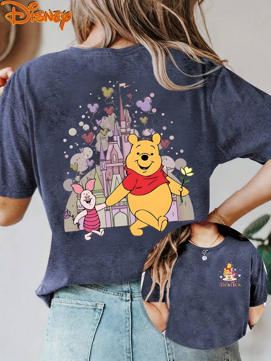 Disney License T Shirts,Women's Casual T-Shirt With Disney Winnie The Pooh And Piglet "Besties" Front Design, Large Back Print Of Disney Castle And Mickey Mouse Balloon Motifs ,Camiseta, Summer Outfits For Women, Summer Clothes, Summer Tops, Tops For Women, Festival Outfits, Summer Tops For Women, Mother's Day, Mother's Day Clothing, Gifts For Family And Friends, Spring Outfits For Women, Officially Licensed Disney T-Shirts, Disney Men's And Women's Spring/Summer Fashion Casual Short-Sleeve T-Shirts - 藍色 - 查看 1