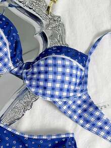 Bộ bikini nữ co giãn cao cấp, gợi cảm với dây đeo mảnh và chi tiết lưới tương phản, họa tiết kẻ caro xanh và hoa, thích hợp cho kỳ nghỉ. - Màu xanh lam - Xem 4