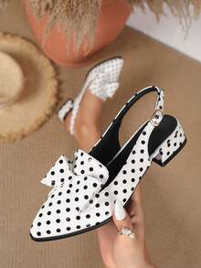 女士尖头高跟穆勒鞋，饰有蝴蝶结和波点图案，夜店风格蝴蝶结搭扣派对鞋，舒适易穿的露趾波点凉鞋 - 白色 - 查看 2