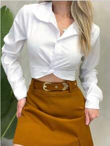Camisa  Cropped Feminina Chique Com Gola Clássica, Barra Assimétrica e Mangas raglan Longas, perfeita para o outono. - Branco - Visão 1