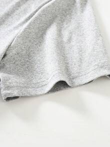 Disney Boys' Short-Sleeved Shirt And Shorts Set, Featuring A Creative Mickey And His Companions' Disney Logo Letter Cartoon Pattern Print. This Is A Two-Piece Summer Children's Outfit. The Fabric Is Soft, Comfortable And Breathable, Suitable For Daily Wear, Traveling, Going To School, Shopping, And Playing. It Is An Essential Disney Children's Clothing Gift. - Xám + Đen - Xem 7