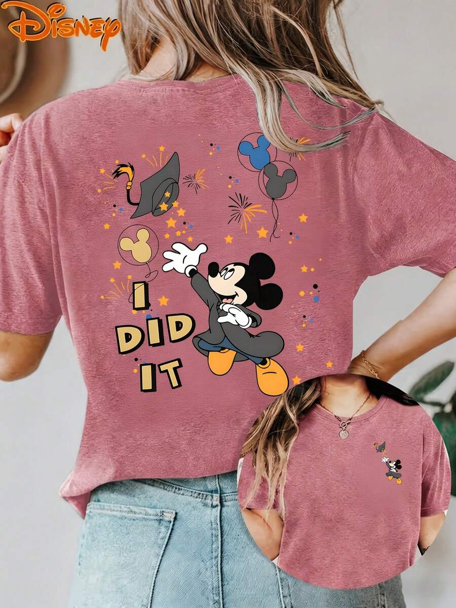 Disney License T Shirts,Disney Mickey Mouse I Did It Graduation Cap Balloon Fireworks Graphic Women's Oversized T Shirt Cute Graduate Print Drop Shoulder Short Sleeve Tee Graduation Season Gift Summer Casual Streetwear Top For Mickey Fans College Graduate ,Camiseta, Summer Outfits For Women, Summer Clothes, Summer Tops, Tops For Women, Festival Outfits, Summer Tops For Women, Mother's Day, Mother's Day Clothing, Gifts For Family And Friends, Spring Outfits For Women, Officially Licensed Disney T-Shirts, Disney Men's And Women's Spring/Summer Fashion Casual Short-Sleeve T-Shirts - 玫紅色 - 查看 1