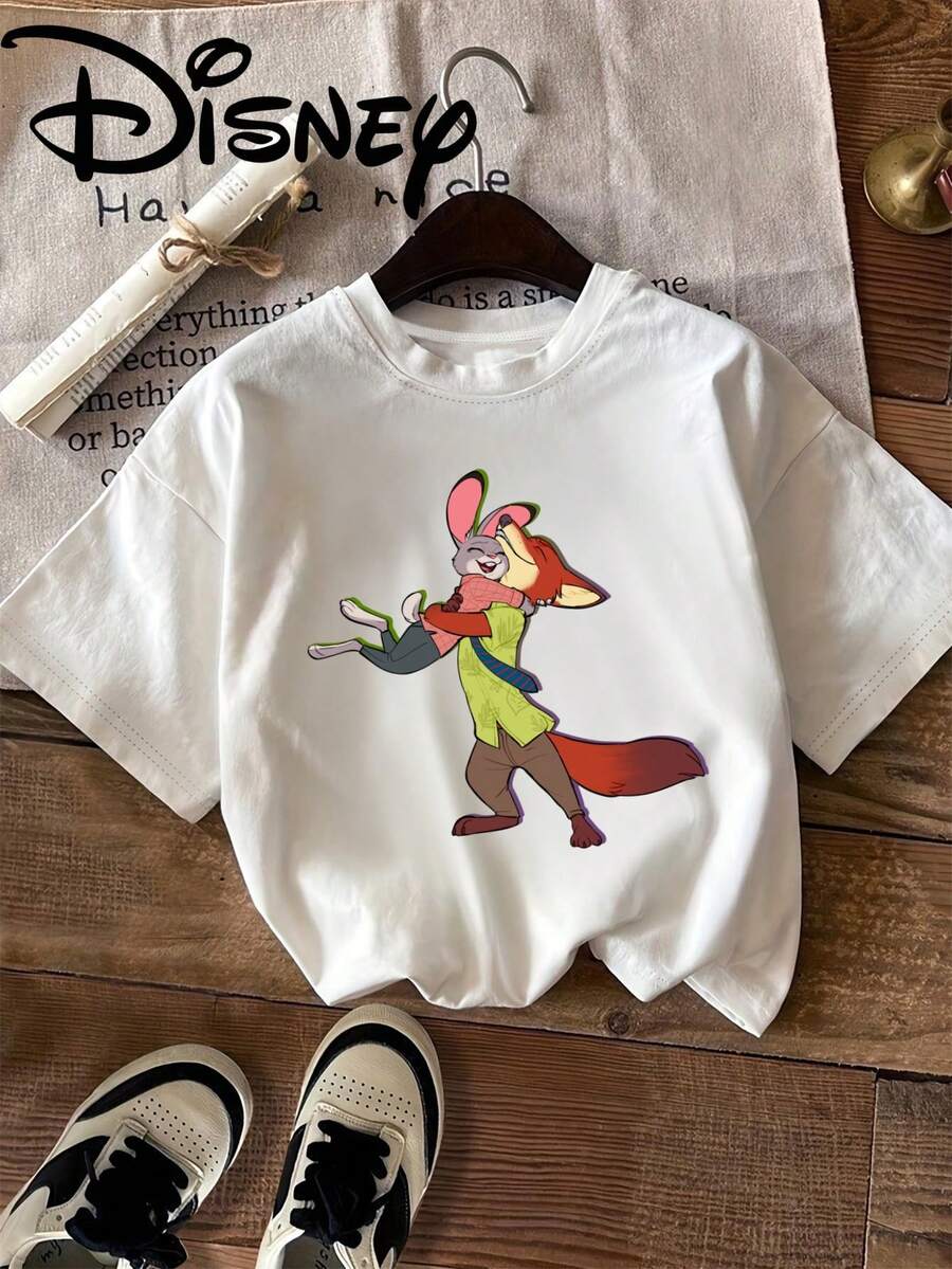 (Authorized By Disney) Nick Judy Hugs The Printed Cotton T-Shirt, And Nick Hugs Judy's Super Sweet Shape. The Fabric Is Soft, Comfortable And Breathable, Suitable For Daily Wear, Shopping, Traveling, Gathering And Home Use. It Is Also Suitable As A Beautiful Gift. Every Woman Should Have One. - trắng - Xem 1
