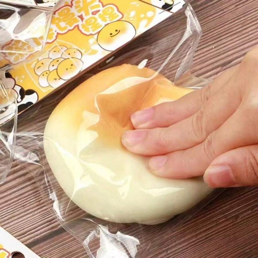 1pc Slow Rebound Squishy Bread Shaped Toy, Soft And Sticky Texture Provides Relaxing Experience. Gently Pressing Allows It To Slowly Rebound, Relieving Stress. Features Realistic Bread And Cake Designs. - Multicolor - View 1