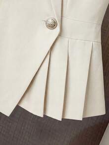 Áo blazer nữ tay ngắn ôm dáng, bộ vest công sở chuyên nghiệp, kiểu dáng cổ điển mùa hè với cổ áo xẻ và thiết kế hai hàng cúc. - Màu be - Xem 4