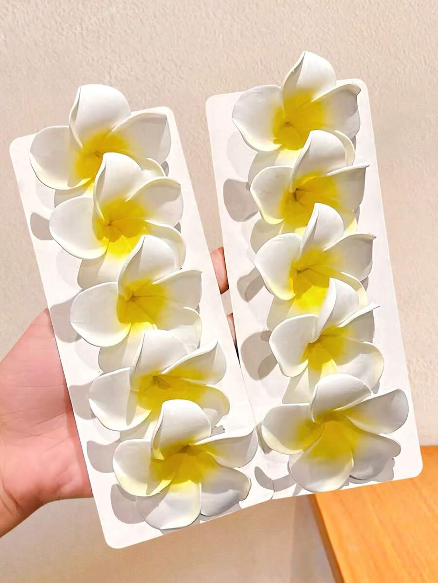 8件套逼真鸡蛋花发夹，海滩度假风鸡蛋花侧夹 - 适合女孩和女士，逼真的鸡蛋花设计，白色到黄色的渐变花瓣还原了真实花朵的质感，闭上眼睛也能打造出充满氛围感的发型，适合海滩度假、海滩摄影、郊游、通勤等场合，瞬间变身充满氛围感的美人，是服装搭配和旅行摄影的完美之选。 - 彩色 - 查看 1