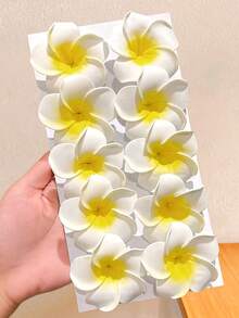 8件套逼真鸡蛋花发夹，海滩度假风鸡蛋花侧夹 - 适合女孩和女士，逼真的鸡蛋花设计，白色到黄色的渐变花瓣还原了真实花朵的质感，闭上眼睛也能打造出充满氛围感的发型，适合海滩度假、海滩摄影、郊游、通勤等场合，瞬间变身充满氛围感的美人，是服装搭配和旅行摄影的完美之选。 - 彩色 - 查看 5