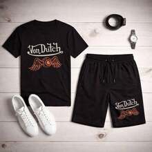 2pcs Men Creative Black Vons Dutchs Print T Shirt And Shorts Set With Wing Logo And Text For Streetwear Fashion Golf Shirt Set, Soft Vintage Cotton T-Shirt, Breathable Classic Collar, Casual Menswear, Sportswear Gift 7QW1 S58X - 黑色 - 查看 2