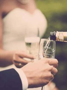 Ly sâm panh khắc chữ theo yêu cầu, ly cưới cá nhân hóa "Ông & Bà", ly chúc mừng in chữ và ngày tháng theo yêu cầu, quà tặng cho tiệc cô dâu, tiệc độc thân và đám cưới, quà tặng lãng mạn cho cô dâu, chú rể, đám cưới và kỷ niệm. - Nhiều màu - Xem 4