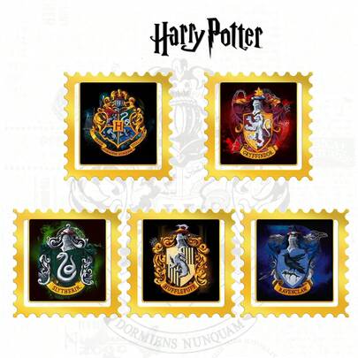 Harry Potter إشارة كتاب معدنية، إشارة كتاب بتصميم شارة كلية قديم بخياطة جانبية، إشارة كتاب إبداعية، قرطاسية هدايا حفلات عيد الميلاد لعشاق أجهزة كيندل وعشاق الكتب، هدية لموسم التخرج [مرخصة رسميًا]