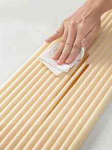 1卷可重复使用的自粘墙角保护条 - 防水、防油、防污，适用于墙角、桌角等。多种颜色可选，质地柔软有弹性，保护家人安全。 - A - 查看 3