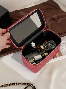 YSL Túi đựng mỹ phẩm Saint Laurent màu đỏ bằng da chần bông, tay cầm phía trên với khóa kéo đôi màu vàng, chất liệu chần bông mềm mại, dung tích lớn đựng được mỹ phẩm và đồ dùng làm đẹp, cấu trúc bền chắc chống bụi, dễ vệ sinh và có thể tái sử dụng, kiểu dáng nhẹ nhàng, tiện lợi, phù hợp cho du lịch, đi làm và sử dụng tại nhà, vẻ ngoài sang trọng và thời trang, món quà lý tưởng cho những người đam mê trang điểm và yêu thích thời trang. - Đỏ - Xem 8