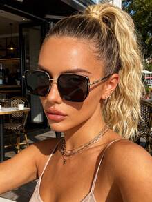 1pc Women Plastic And Metal Square Metal Rimmed Frame Elegant Advanced Exquisite Shades Basics Springbreak Sunglasses For Women Summer Beach Elegant Going Out Outfit - 1pc 黑框灰片 - 查看 4