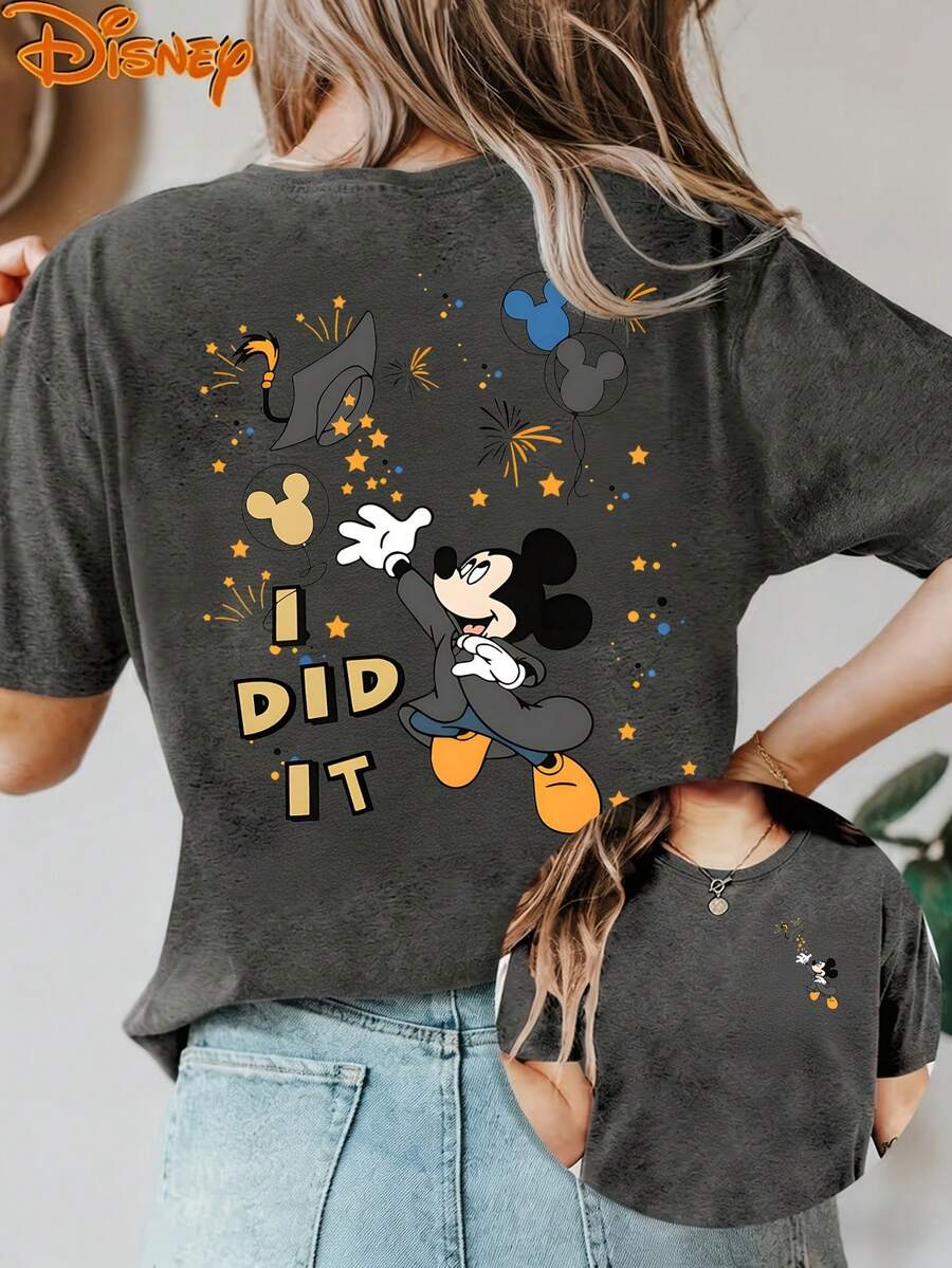 Disney License T Shirts,Disney Mickey Mouse I Did It Graduation Cap Balloon Fireworks Graphic Women's Oversized T Shirt Cute Graduate Print Drop Shoulder Short Sleeve Tee Graduation Season Gift Summer Casual Streetwear Top For Mickey Fans College Graduate ,Camiseta, Summer Outfits For Women, Summer Clothes, Summer Tops, Tops For Women, Festival Outfits, Summer Tops For Women, Mother's Day, Mother's Day Clothing, Gifts For Family And Friends, Spring Outfits For Women, Officially Licensed Disney T-Shirts, Disney Men's And Women's Spring/Summer Fashion Casual Short-Sleeve T-Shirts - 灰色 - 查看 1