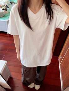 女士宽松V领短袖纯色T恤，春夏休闲白色 - 白色 - 查看 2