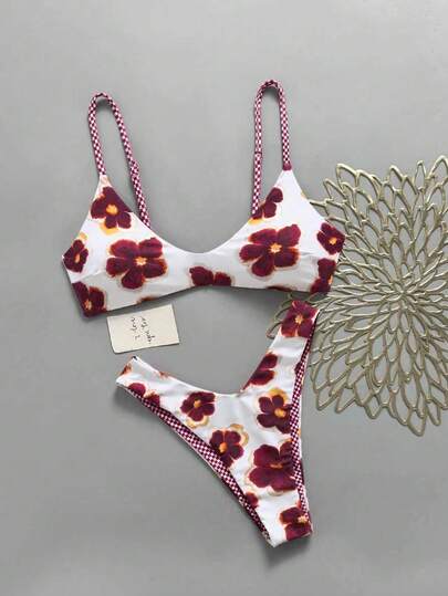 Conjunto de biquíni Lucky Girl feminino reversível com estampa xadrez e floral e amarração nas costas, ideal para férias na praia no verão.