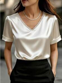 女士优雅梭织面料短袖V领上衣，饰有撞色蕾丝边，常规长度 - 白色 - 查看 1